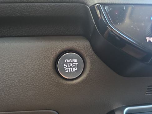 Used 2026 Kia Carnival EX FWD image 17