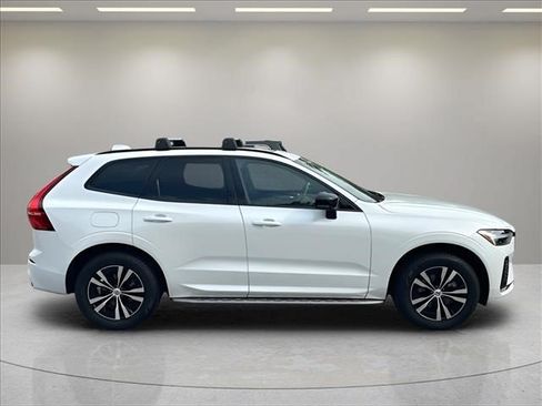 Used 2024 Volvo XC60 B5 Core AWD/4WD image 6