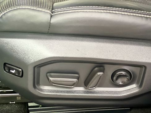Used 2024 Toyota Tundra Capstone AWD/4WD image 15