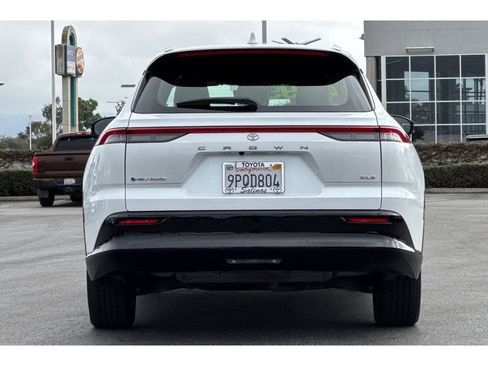 Used 2025 Toyota Crown Signia image 5