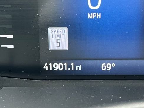 Used 2023 Ford Escape ST-Line w/ Tech Pack #1 AWD/4WD image 6