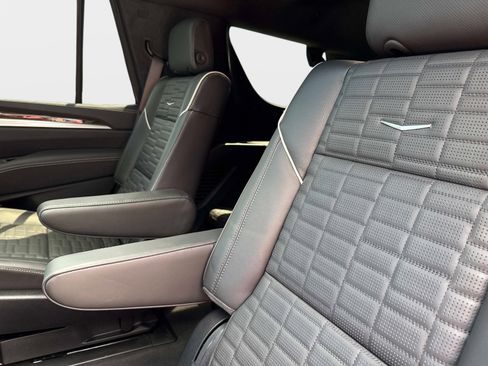 Used 2026 Cadillac Escalade Platinum Sport image 15
