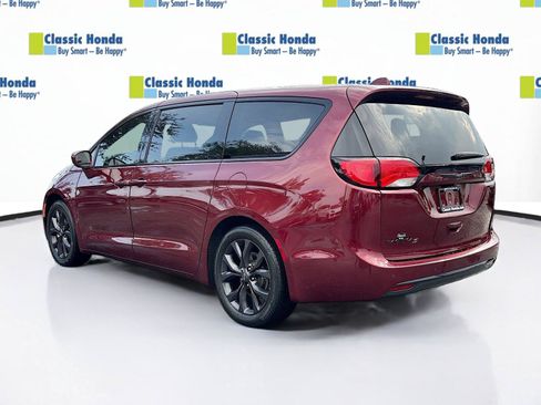 Used 2019 Chrysler Pacifica Touring Plus w/ S Appearance Package FWD image 5