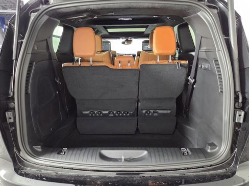 New 2026 Chrysler Pacifica Pinnacle w/ Trailer Tow Group image 28