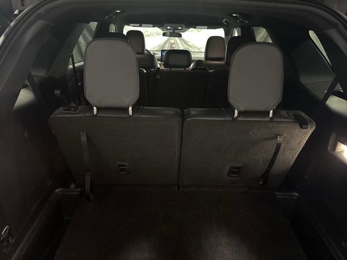 Used 2025 Ford Explorer ST-Line w/ ST-Line Street Pack image 14