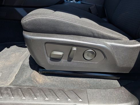 Used 2024 GMC Canyon Elevation w/ Convenience Package AWD/4WD image 19