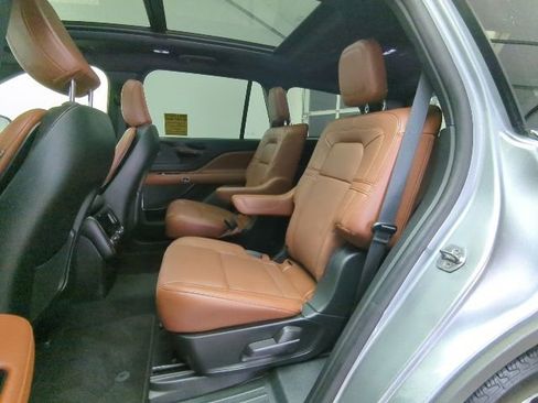 Used 2024 Lincoln Aviator Reserve w/ Equipment Group 201A AWD/4WD image 27