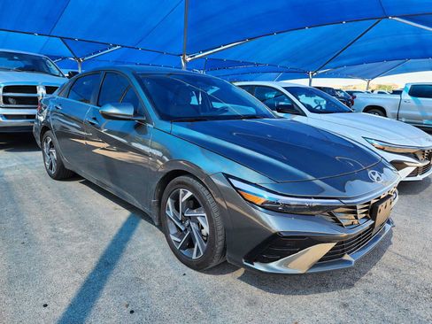 Certified 2024 Hyundai Elantra SEL w/ Convenience Package FWD image 2