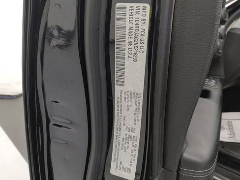 Used 2022 Dodge Durango SXT image 33