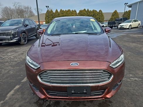 Used 2015 Ford Fusion SE w/ Equipment Group 201A image 2