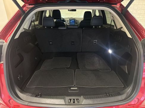 Certified 2024 Ford Edge SEL w/ Convenience Package image 9