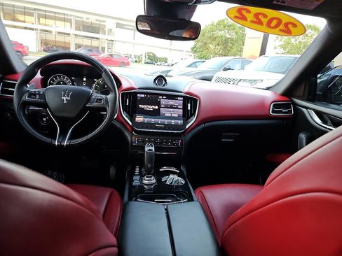Used 2022 Maserati Ghibli Modena image 44