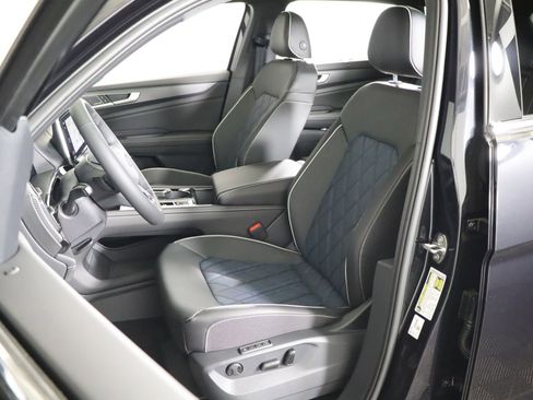 Used 2025 Volkswagen Atlas Cross Sport SEL Premium R-Line image 42