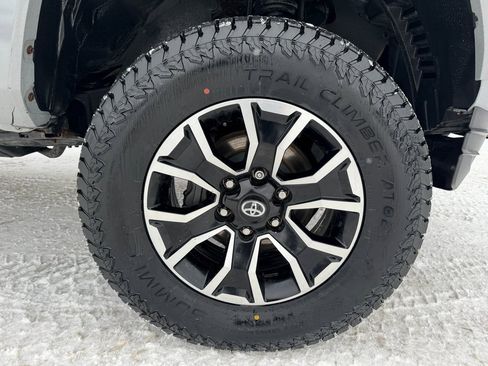 Used 2021 Toyota Tacoma TRD Sport image 41