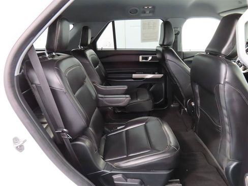 Used 2022 Ford Explorer XLT w/ Equipment Group 202A AWD/4WD image 34
