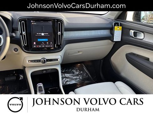 New 2026 Volvo XC40 B4 Plus w/ Climate Package image 9