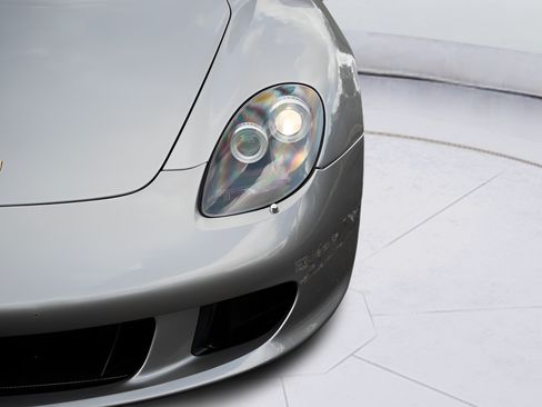 Used 2005 Porsche Carrera GT RWD image 7