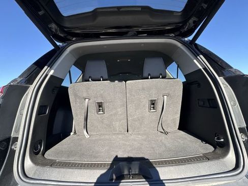 Certified 2023 GMC Acadia SLT image 26