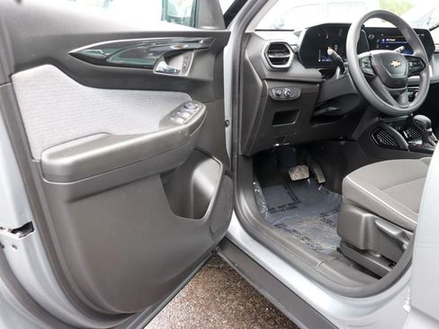 Used 2025 Chevrolet TrailBlazer LT image 10