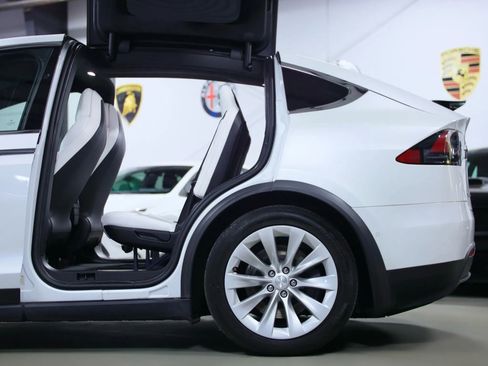 Used 2019 Tesla Model X 100D image 20