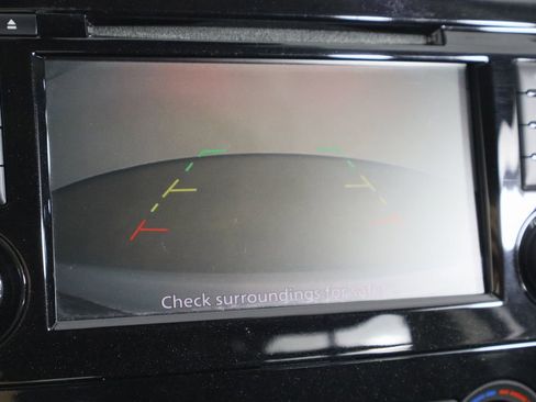 Used 2020 Nissan Rogue Sport S image 32