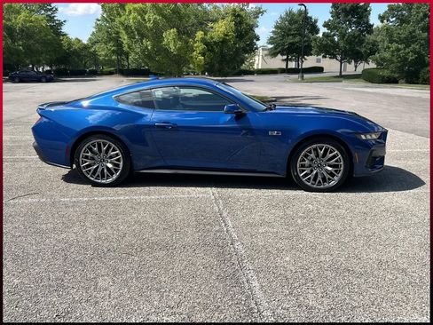 Used 2024 Ford Mustang GT Premium RWD image 8