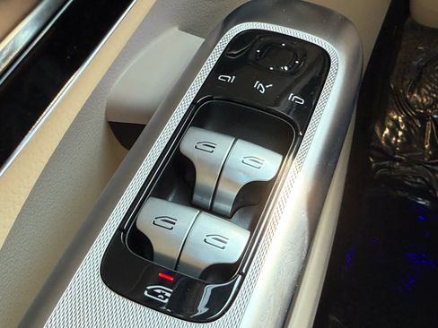 Used 2026 Mercedes-Benz GLC 350e 4MATIC image 22