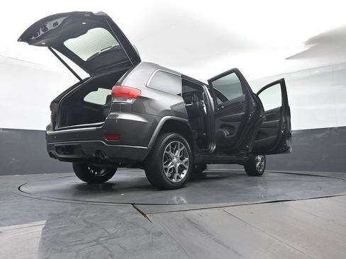 Used 2019 Jeep Grand Cherokee Overland AWD/4WD image 49
