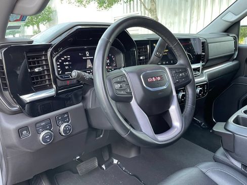 Used 2025 GMC Sierra 1500 SLT AWD/4WD image 9