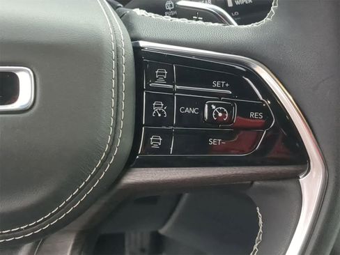 Certified 2023 Jeep Grand Cherokee Overland image 31