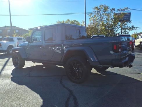 Used 2024 Jeep Gladiator Sport image 5