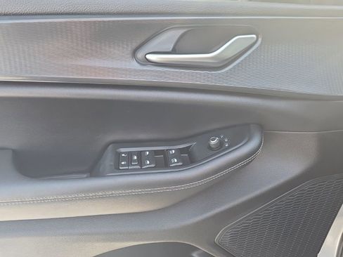 Used 2023 Jeep Grand Cherokee L Laredo image 11