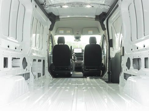 New 2026 Ford Transit 250 148 Medium Roof RWD image 11