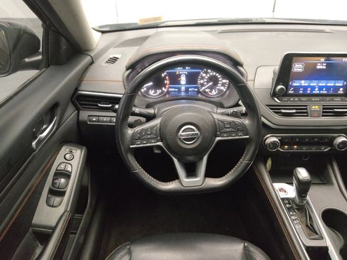 Used 2022 Nissan Altima 2.5 SR w/ Midnight Edition Package FWD image 22