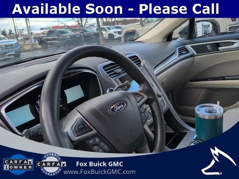 Used 2020 Ford Fusion SE image 10