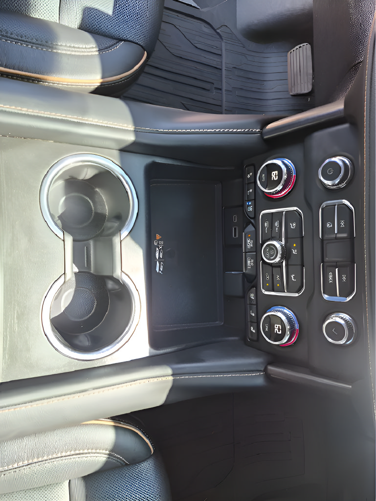 Used 2024 GMC Yukon AT4 w/ Technology Package AWD/4WD image 50