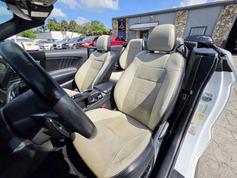Used 2020 Ford Mustang Premium RWD image 21