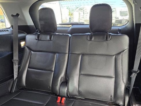 Used 2021 Ford Explorer XLT w/ Equipment Group 202A AWD/4WD image 19