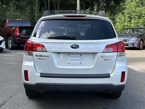 Used 2013 Subaru Outback 3.6R Limited w/ Moonroof Pkg AWD/4WD image 4