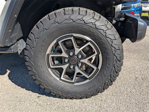 Used 2024 Jeep Wrangler Rubicon w/ Safety Group image 11