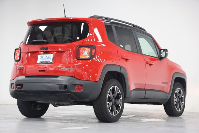 Used 2023 Jeep Renegade Trailhawk w/ Trailhawk Elite Group AWD/4WD image 14