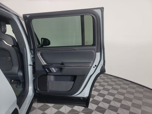 Used 2022 Rivian R1S Launch Edition AWD/4WD image 19