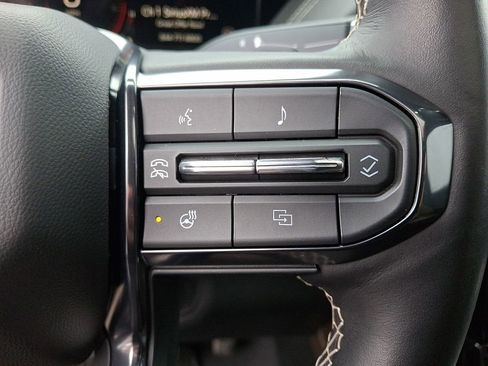 Certified 2025 GMC Yukon Denali Ultimate image 23