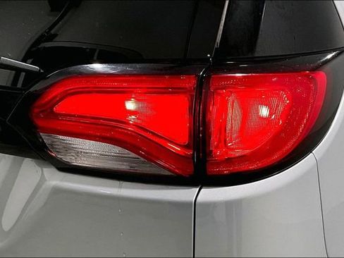 Used 2022 Chrysler Voyager LX image 24