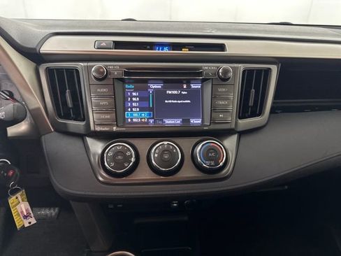 Used 2015 Toyota RAV4 LE image 21