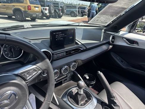 Used 2019 MAZDA MX-5 Miata RF Grand Touring w/ GT-S Package RWD image 14