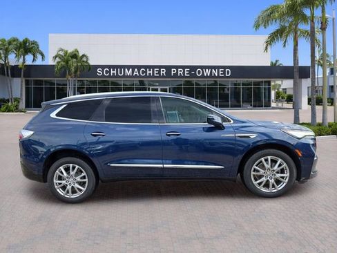 Used 2024 Buick Enclave Essence w/ Experience Buick Package FWD image 8