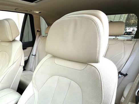 Used 2016 BMW X5 xDrive40e image 12