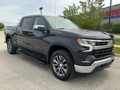 Used 2023 Chevrolet Silverado 1500 LT AWD/4WD image 2