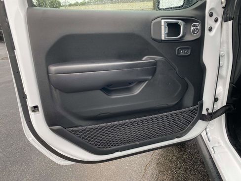 Certified 2021 Jeep Gladiator Willys image 19